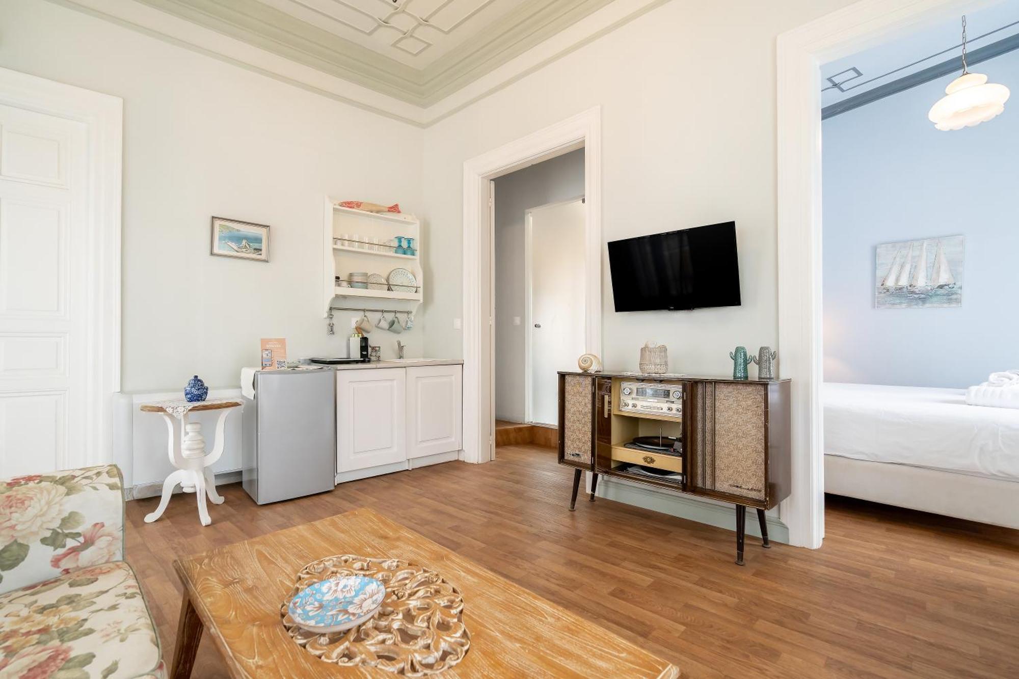 Castel Abaso Boutique Apartments By Explore Andros Экстерьер фото